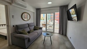 Apartment | Living area - Comfortable Benidorm Apartment for 4 (Benidorm)