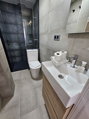 Apartment | Bathroom | Hair dryer - Comfortable Benidorm Apartment for 4 (Benidorm)