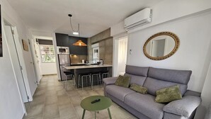 Apartment | Living room - Comfortable Benidorm Apartment for 4 (Benidorm)