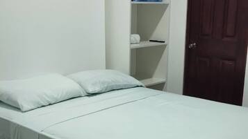 1 habitación, wifi y ropa de cama