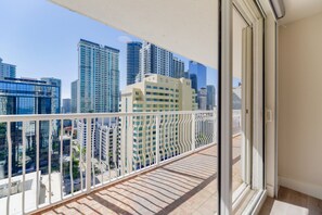 Unclassified image, 4 of 54, button