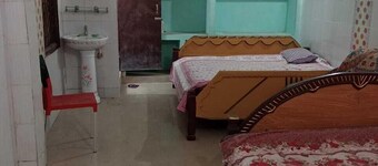 Premium Hotel W K Puri