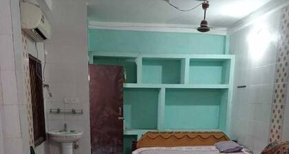 Premium Hotel W K Puri