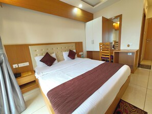 Standard Double Room, Air conditioning | Hypo-allergenic bedding, soundproofing, free WiFi