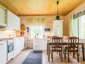 Fridge, microwave, dishwasher, cookware/dishes/utensils