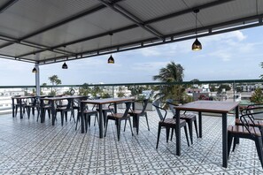 Restaurant - AltinStays (Coimbatore)