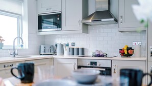 House, Patio | Private kitchen - 3 Volunteer Street (Chester)