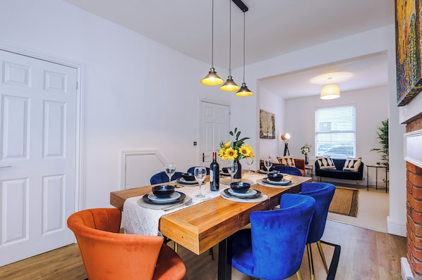 House, Patio | In-room dining