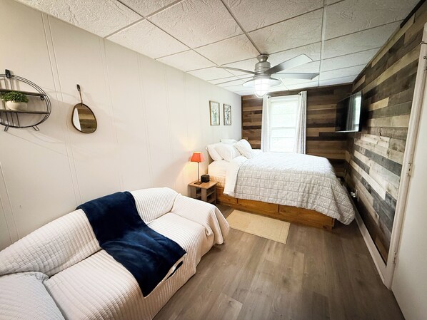 9 bedrooms, iron/ironing board, WiFi, bed sheets