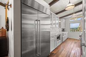 Micro-ondes, four, plaque de cuisson, lave-vaisselle