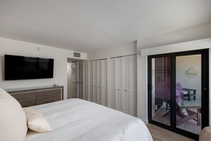 2 habitaciones, escritorio, tabla de planchar con plancha y wifi