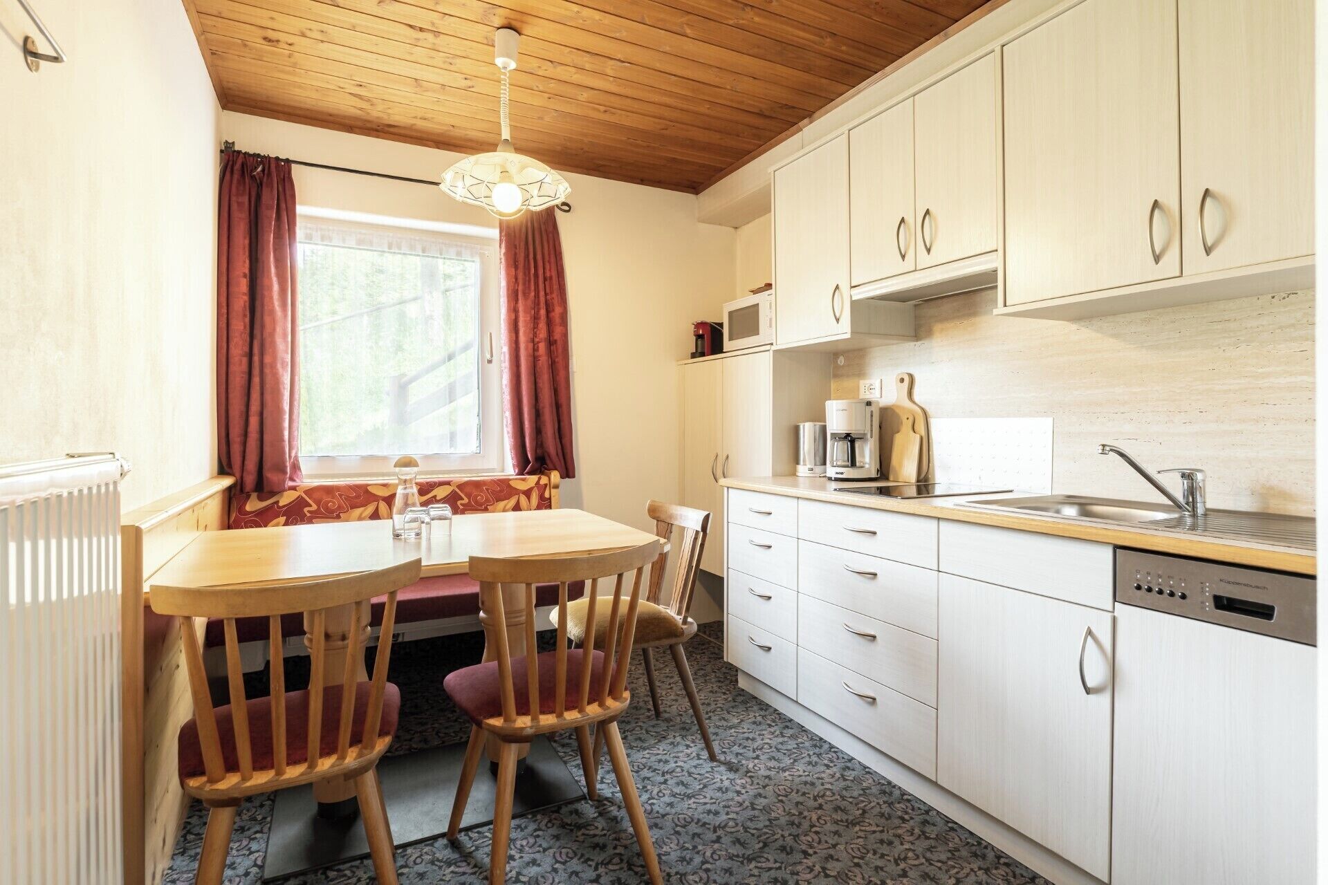 Familie appartement, patio, uitzicht op bergen | Privékeuken