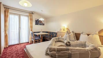 Comfort Triple Room, Balcony, Mountain View | In-room safe, free WiFi