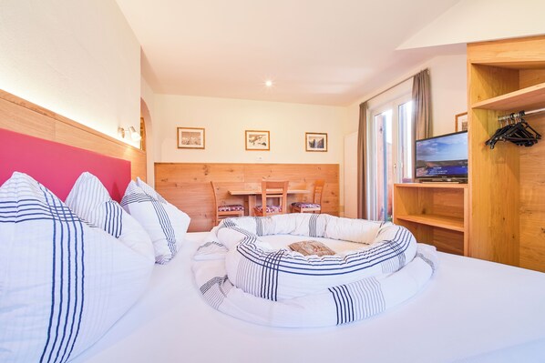 Comfort Apartment, Balcony, Mountain View | In-room safe, free WiFi - Kedul Lodge (Santa Cristina Valgardena)
