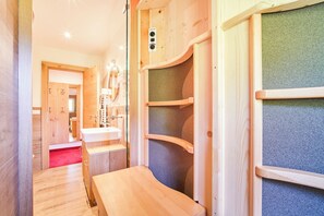 Apartament Comfort, balcó, vistes a la muntanya | Bany
