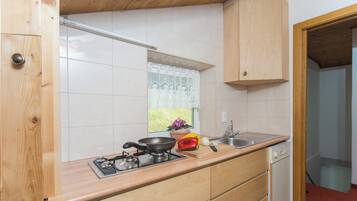 Appartamento Comfort, balcone, vista montagna | Cucina privata