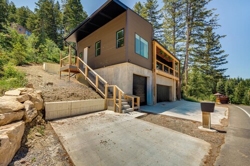 Ski, Hike & Bike: Modern Park City Studio