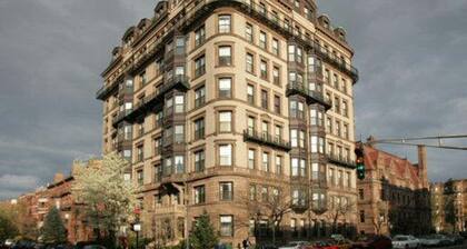 Ultimate luxury, sun-filled one-bedroom condo at the heart of Back Bay