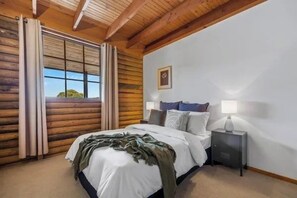 3 bedrooms, iron/ironing board, WiFi (free), bed sheets - Hahndorf Log Cabin, Adelaide Hills (Hahndorf)