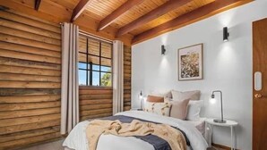 3 bedrooms, iron/ironing board, free WiFi, bed sheets - Hahndorf Log Cabin, Adelaide Hills (Hahndorf)