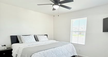 Stunning guest suite in Southwest Bakersfield