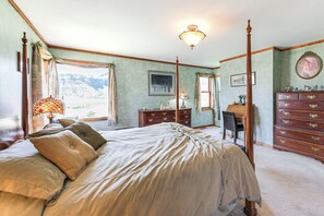 4 bedrooms, iron/ironing board, Internet, bed sheets - 'Wagon Wheel Hideaway' Near Fishing in Creede! (South Fork)