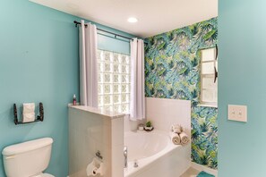 Hair dryer, towels - Family Getaway w/ Backyard Oasis in Vero Beach! (Vero Beach)