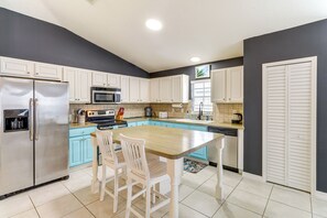 Fridge, microwave, stovetop, dishwasher - Family Getaway w/ Backyard Oasis in Vero Beach! (Vero Beach)
