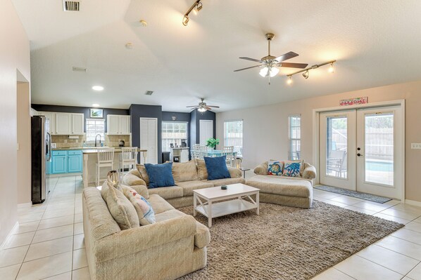 TV, video games, ping pong, books - Family Getaway w/ Backyard Oasis in Vero Beach! (Vero Beach)