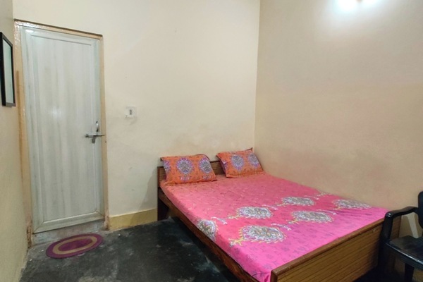 Standard Double Room | Hypo-allergenic bedding, desk, free WiFi