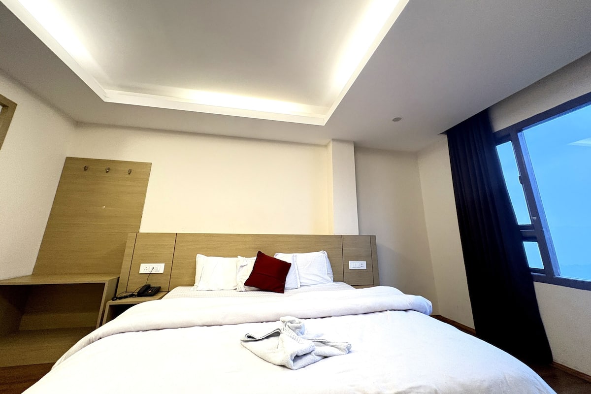 Deluxe Triple Room, Mountain View | Free WiFi