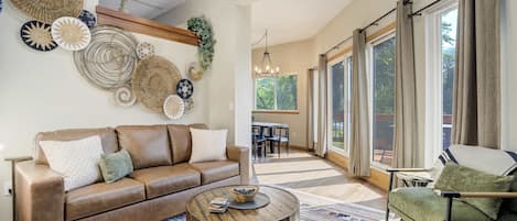 TV, fireplace, offices