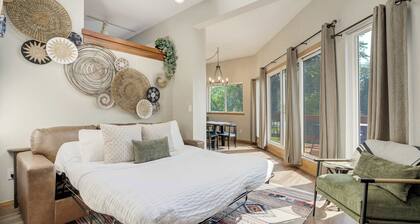 Sunstone Mesa! Luxe Broadmoor Getaway w Hot Tub