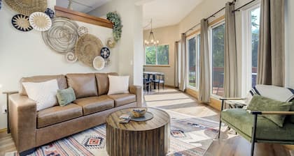 Sunstone Mesa! Luxe Broadmoor Getaway w Hot Tub