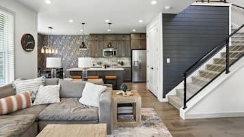 Fernseher, Kamin, Arbeitsbereiche