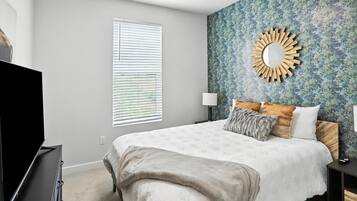 4 Schlafzimmer, Schreibtisch, Bügeleisen/Bügelbrett, Reisekinderbett