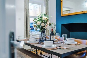 House, Patio | In-room dining - 50 Gloucester Street (Chester)