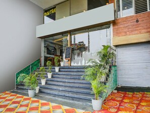 House | Reception