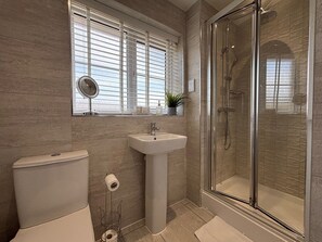 Douche, serviettes fournies