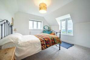 3 bedrooms, iron/ironing board, free WiFi - Modern Snitton Cottage & Gardens (Snitton)