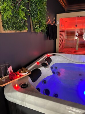 Bain à remous intérieur