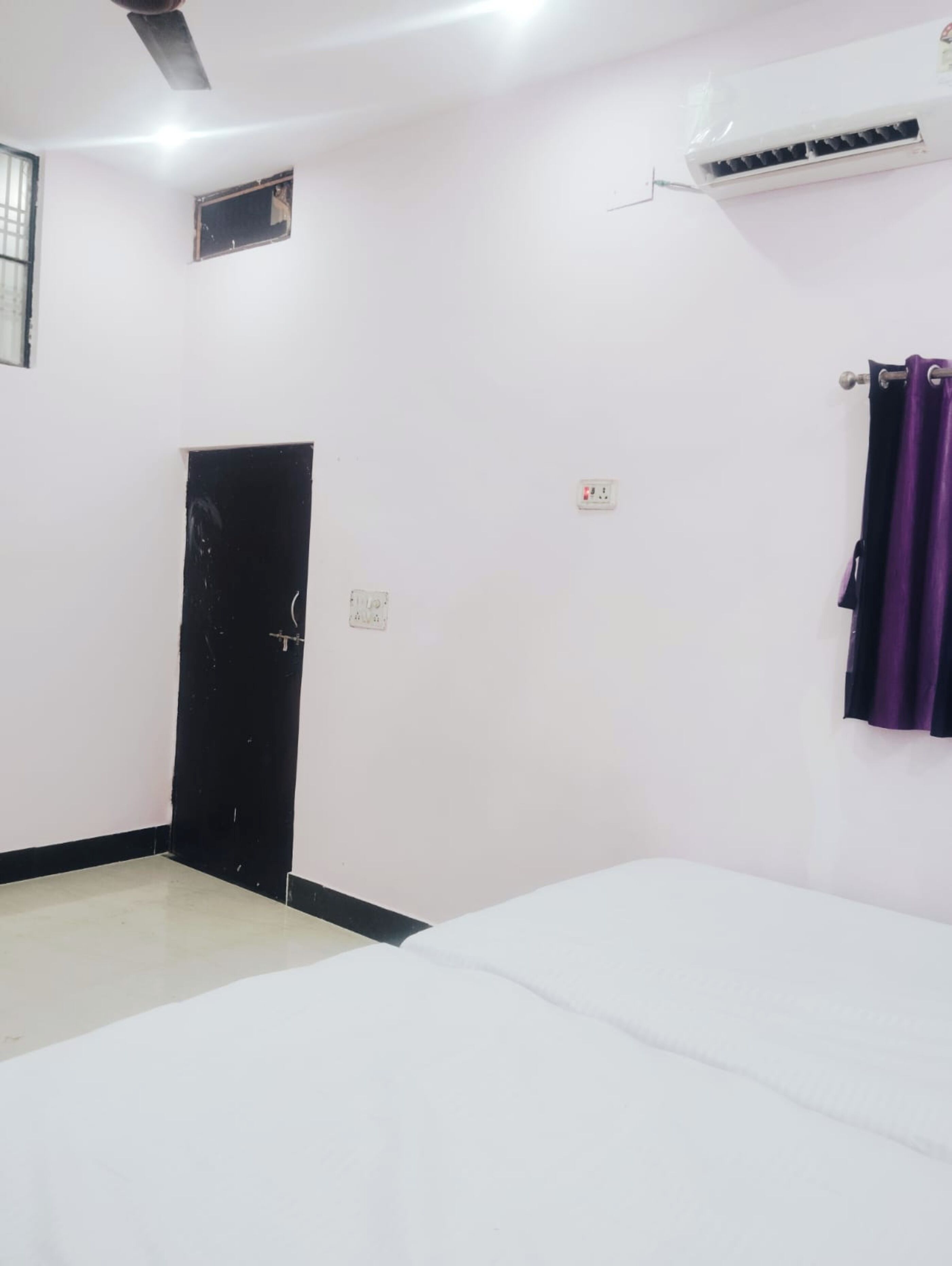 Deluxe dubbelrum - luftkonditionering | Allergitestade sängkläder, skrivbord, ljudisolering och gratis wi-fi