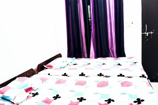 Quarto casal família, ar-condicionado | Roupas de cama antialérgicas, escrivaninha, quartos à prova de som