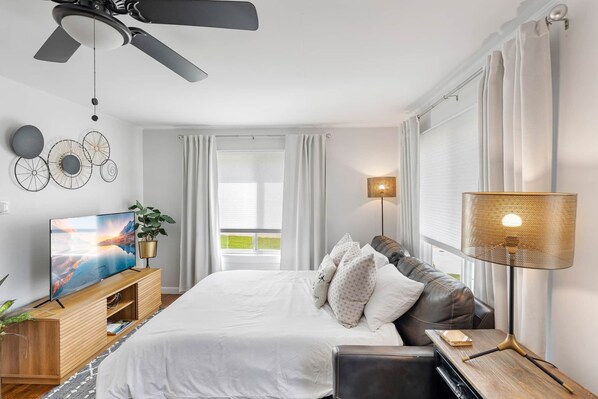 2 bedrooms, iron/ironing board, WiFi, bed sheets