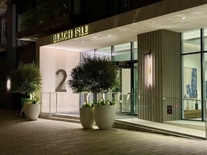 Exterior detail - Seaside Bliss Chic 1BR with Balcony, Pool & Gym (Dubai)