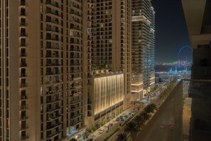 Property grounds - Seaside Bliss Chic 1BR with Balcony, Pool & Gym (Dubai)