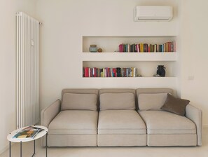 Smart TV, books