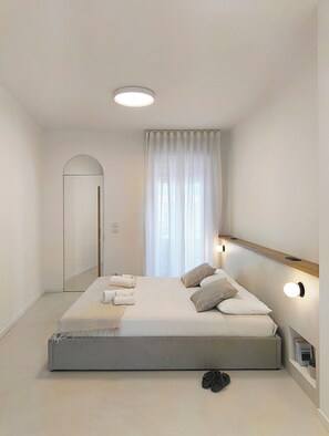 2 bedrooms, desk, travel crib, free WiFi - Piano 7 | Bright penthouse with terrace (Torino)