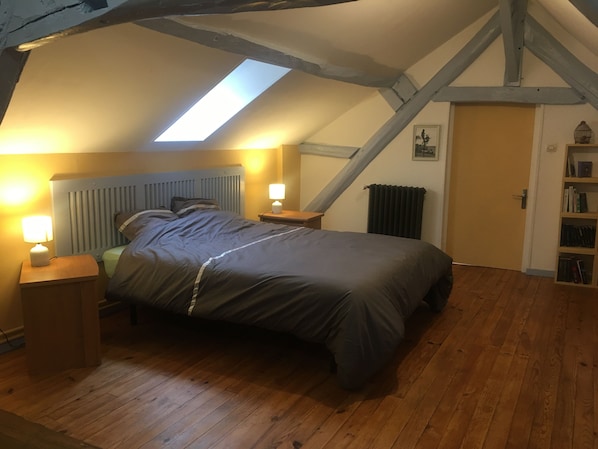 1 bedroom, iron/ironing board, Internet, bed sheets