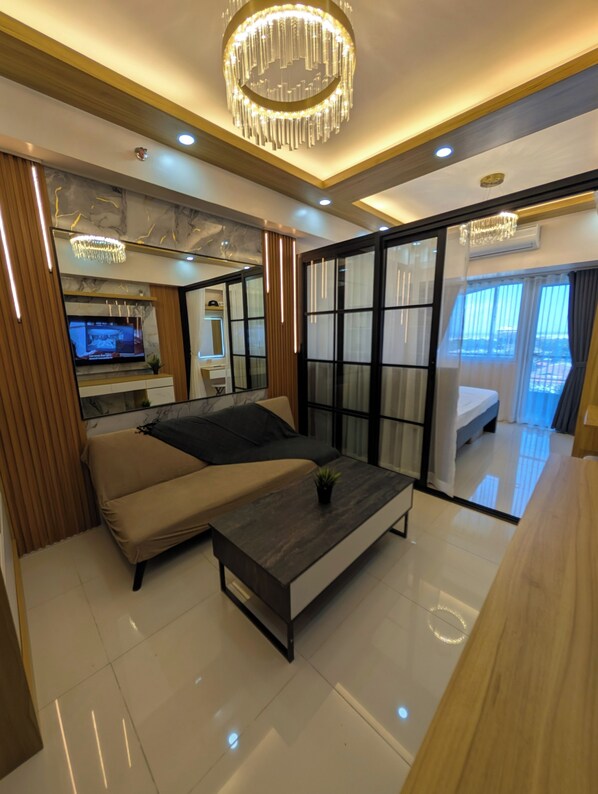 1 غرفة نوم وخدمة الإنترنت وملاءات أسرّة